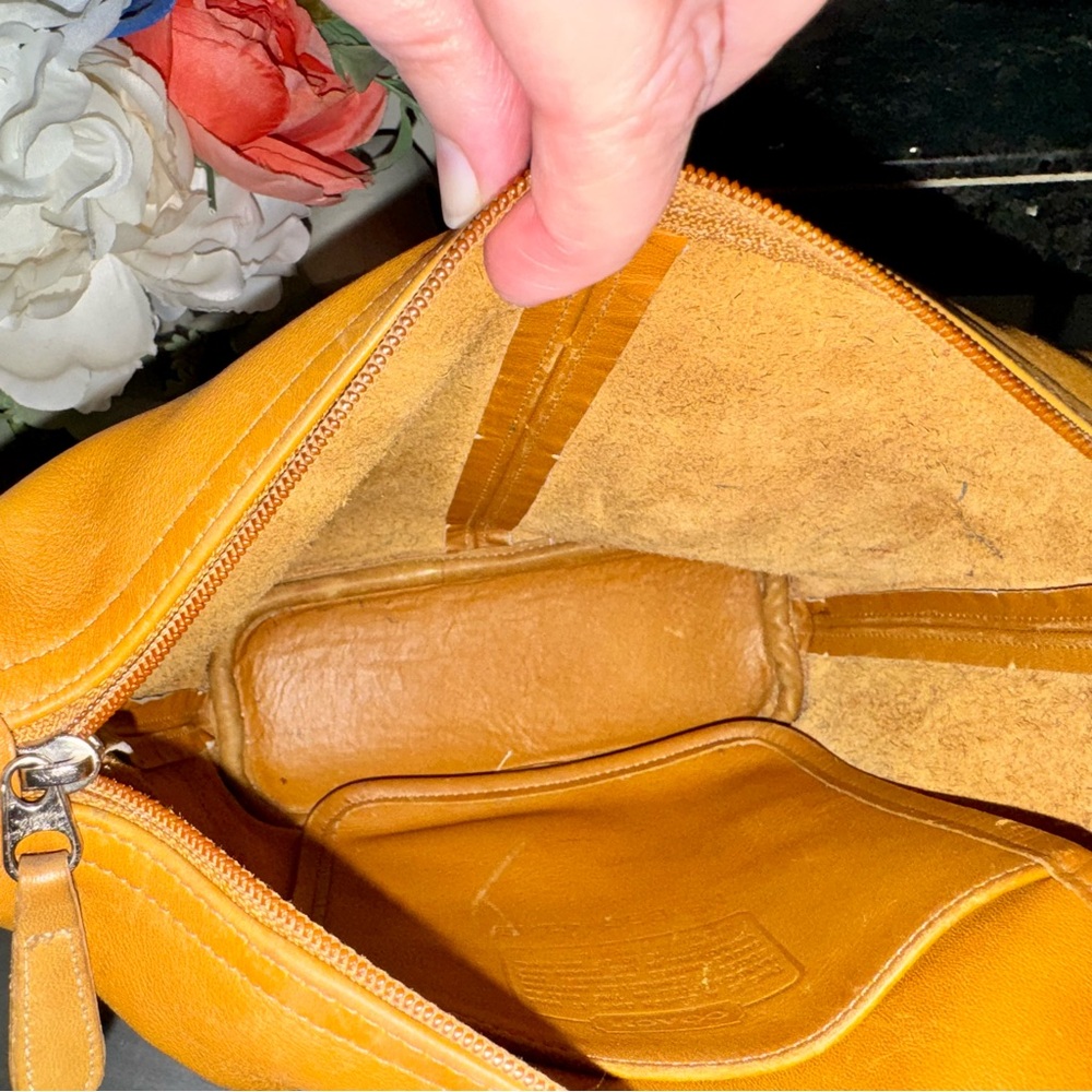 Coach Vintage 1998 Soho Mini Bucket Bag Glove-Tanned Leather - GUC - Picture 13 of 16
